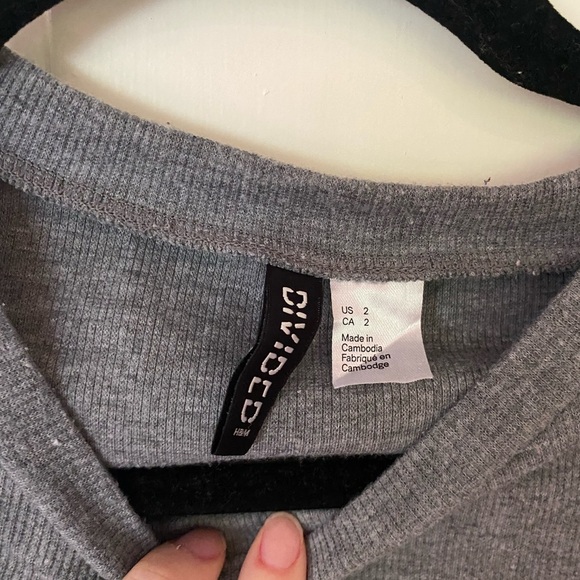 Grey T-Shirt Dress w/ Yellow/White Stripe on Side - Picture 5 of 7